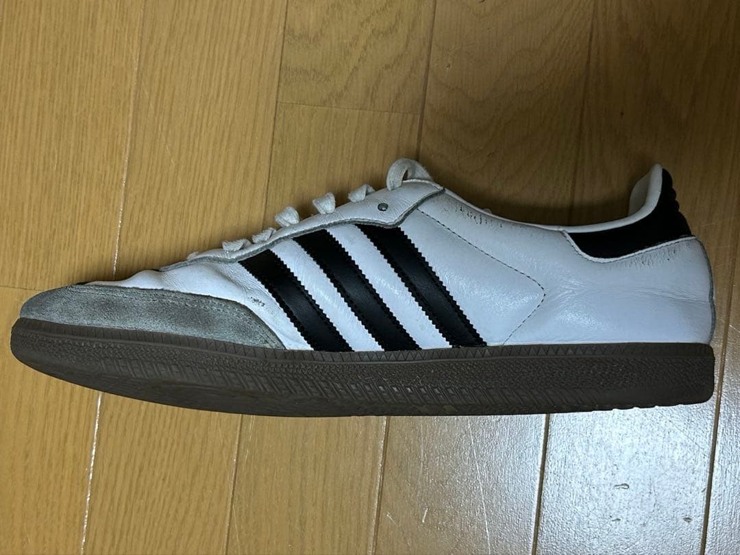 Adidas Sneakers