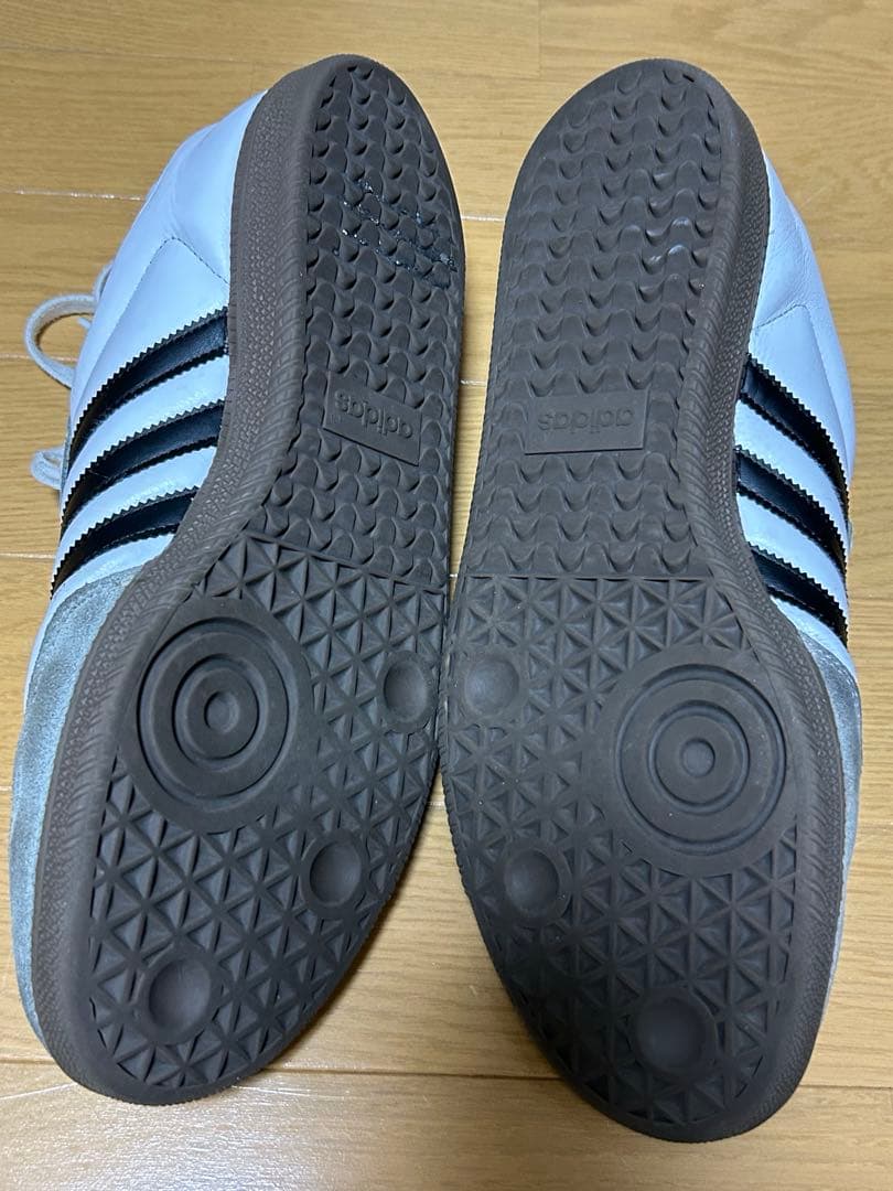 Adidas Sneakers