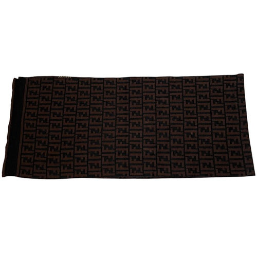 Écharpe Fendi utilisée