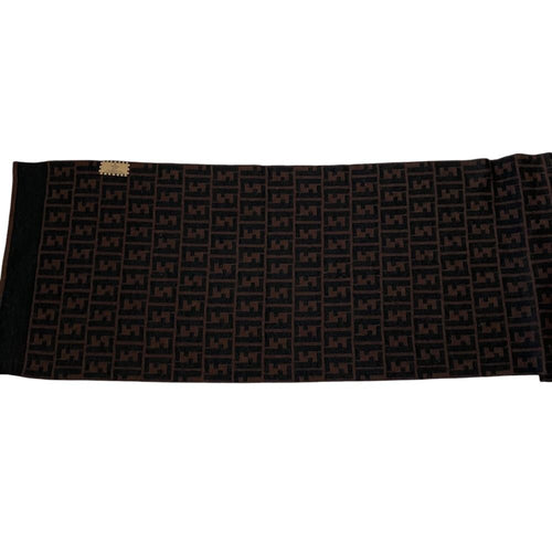 Écharpe Fendi utilisée