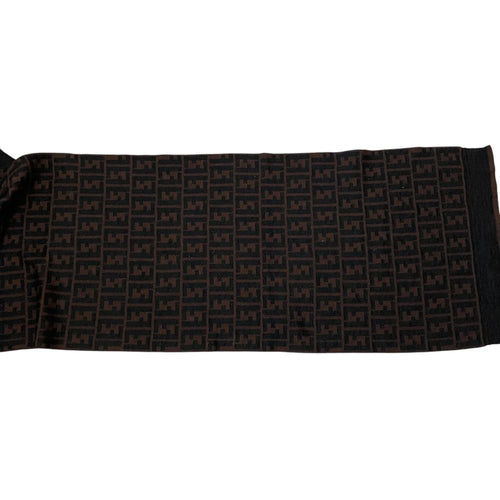 Écharpe Fendi utilisée