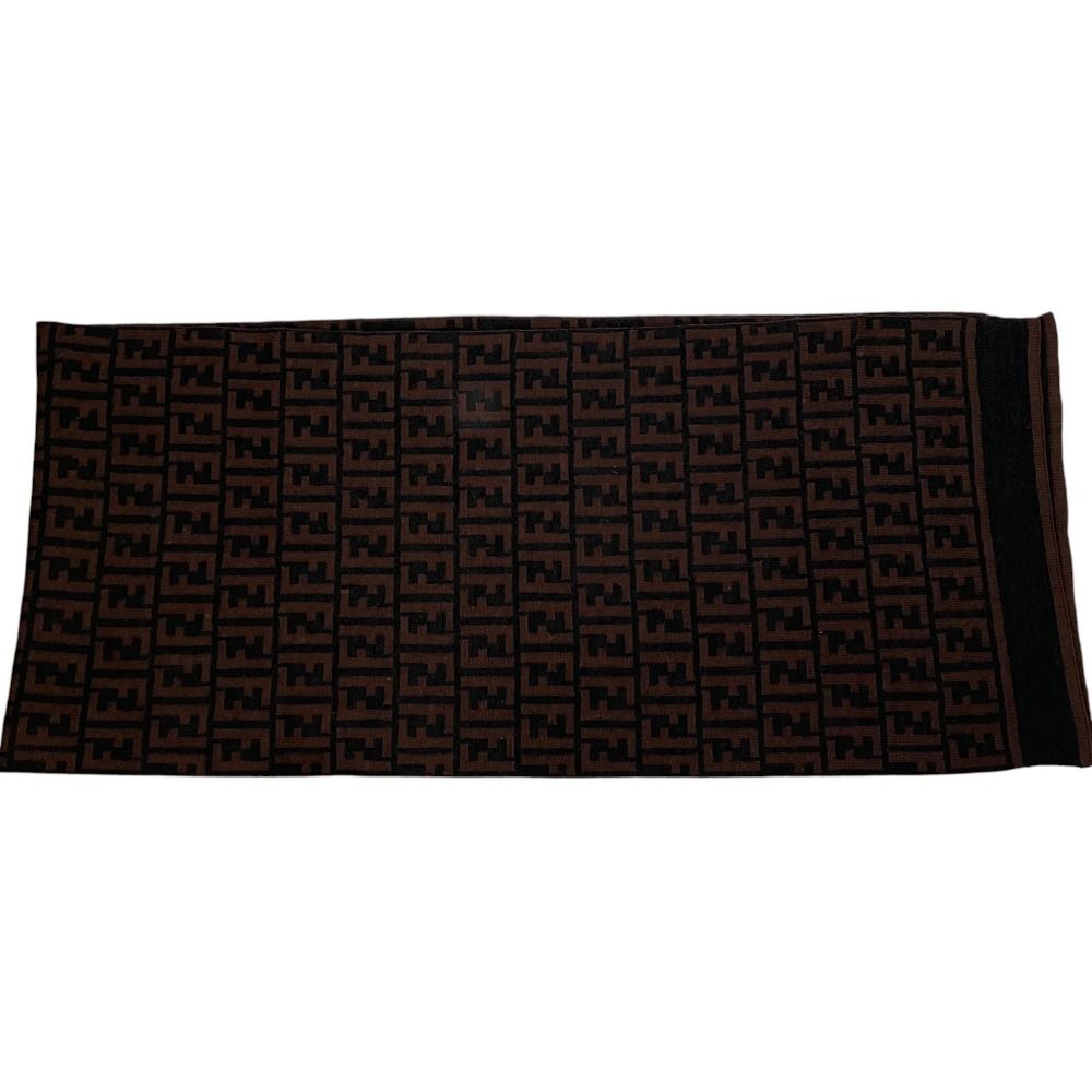 Écharpe Fendi utilisée