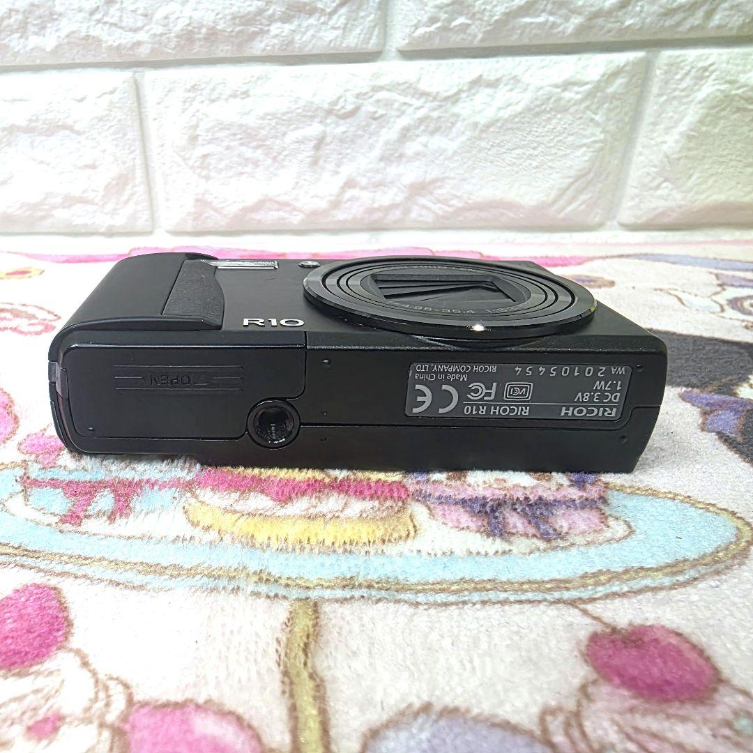 Ricoh Compact Digital Cameras 861 R10
