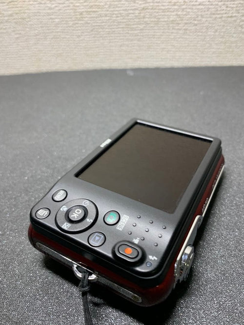 Nikon Compact Digital Camera Coolpix L30
