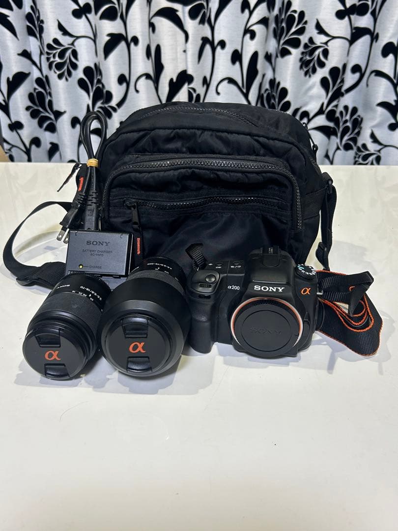 Sony Compact Digital Camera 200 2