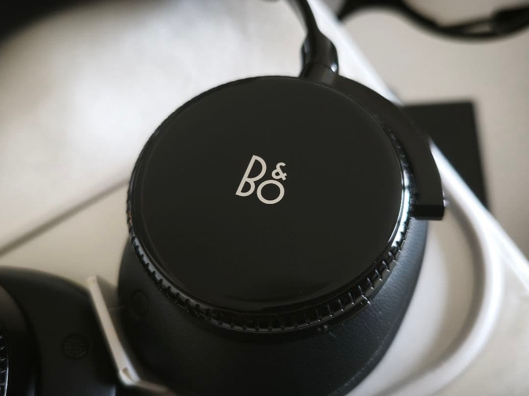 Bang Olufsen Wireless Headphones Beoplay H100 Fragment