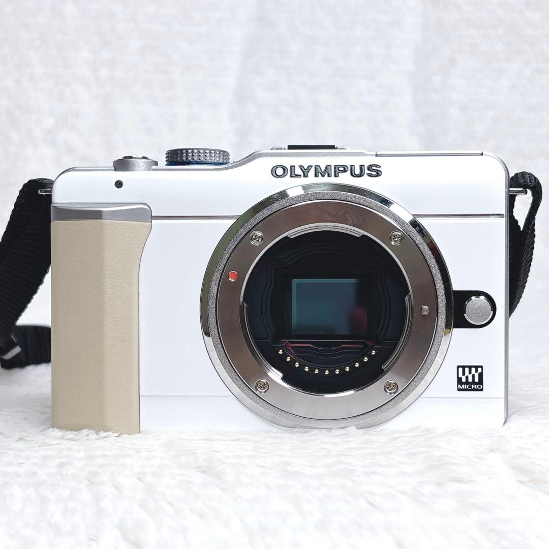 Olympus Mirrorless Interchangeable Lips Pen E-Pl1