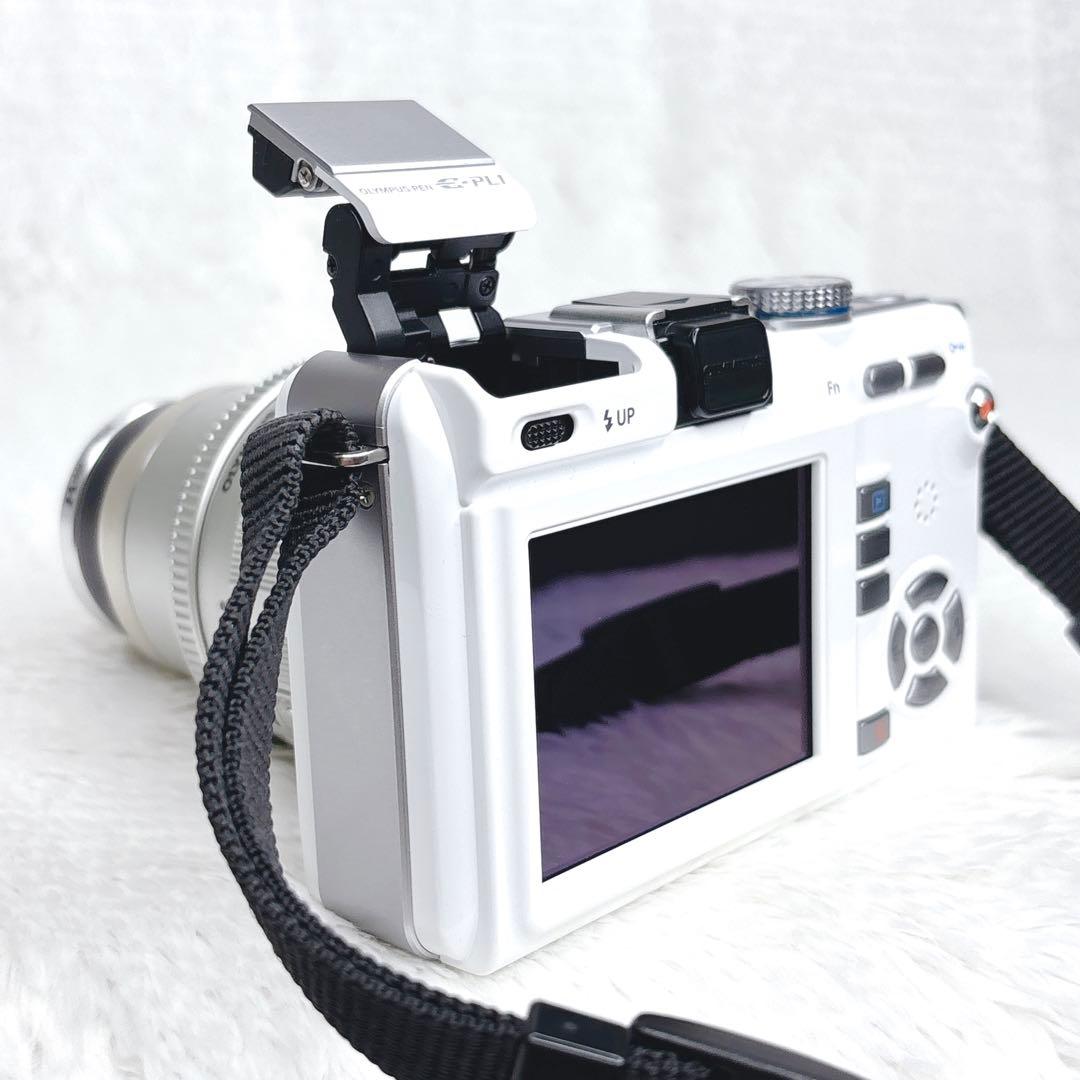 Olympus Mirrorless Interchangeable Lips Pen E-Pl1