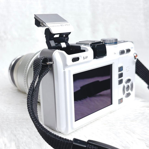 Olympus Mirrorless Interchangeable Lips Pen E-Pl1