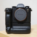 Sony Mirrorless Interchangeable Lips 9 [Ilce-9] Vg-C3Em