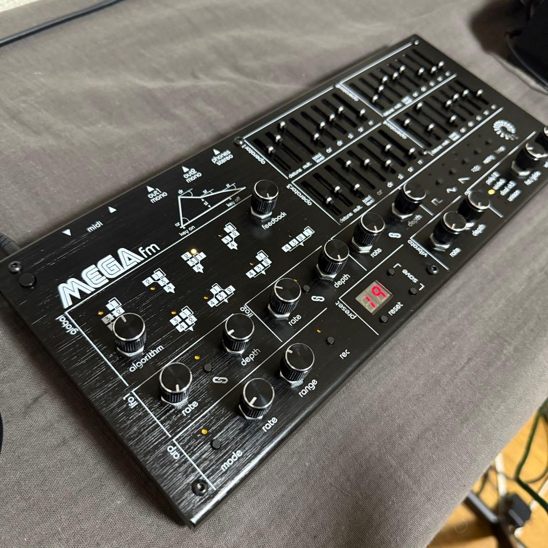 Others Twisted Electrons Megafm Mkii Fm