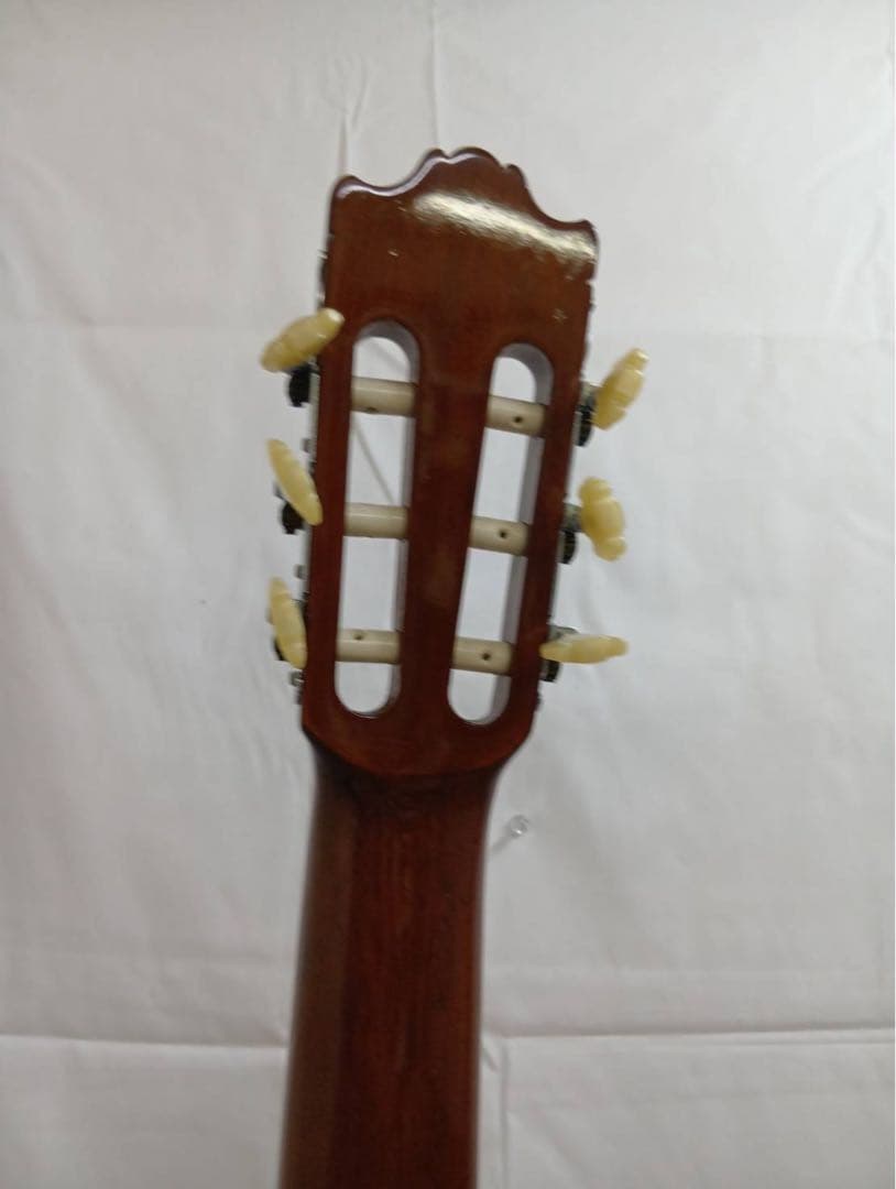Yamaha Classical Guitars C-150 101 37