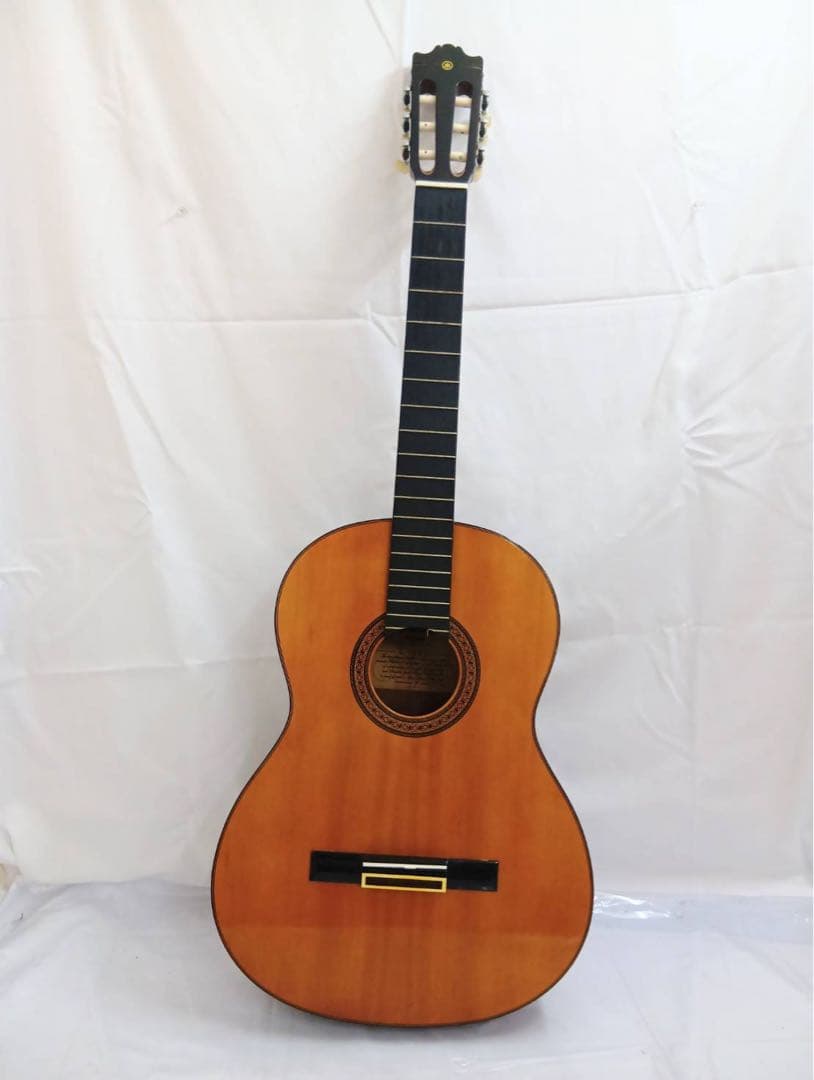 Yamaha Classical Guitars C-150 101 37