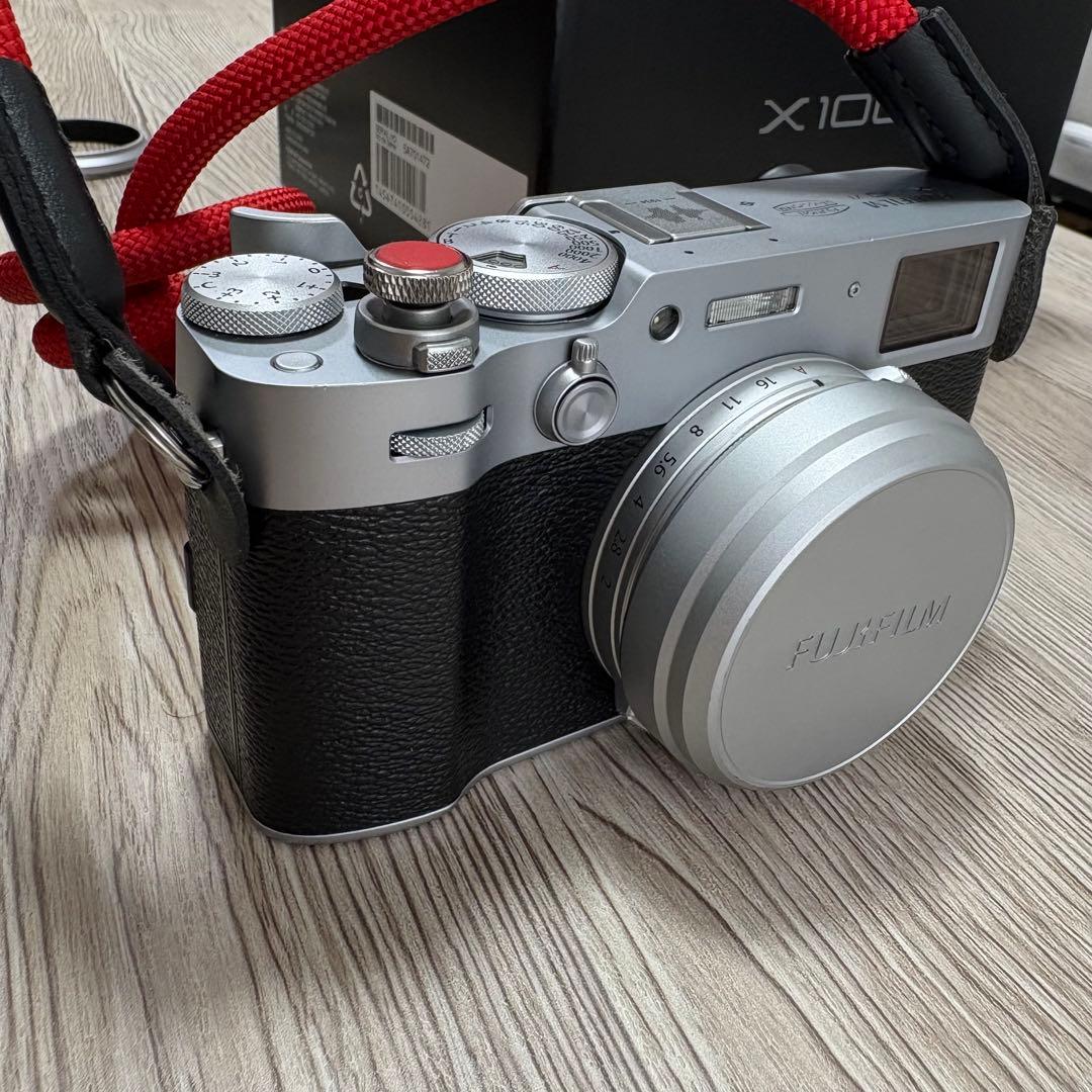 Fujifilm Compact Digital Cameras X100Vi