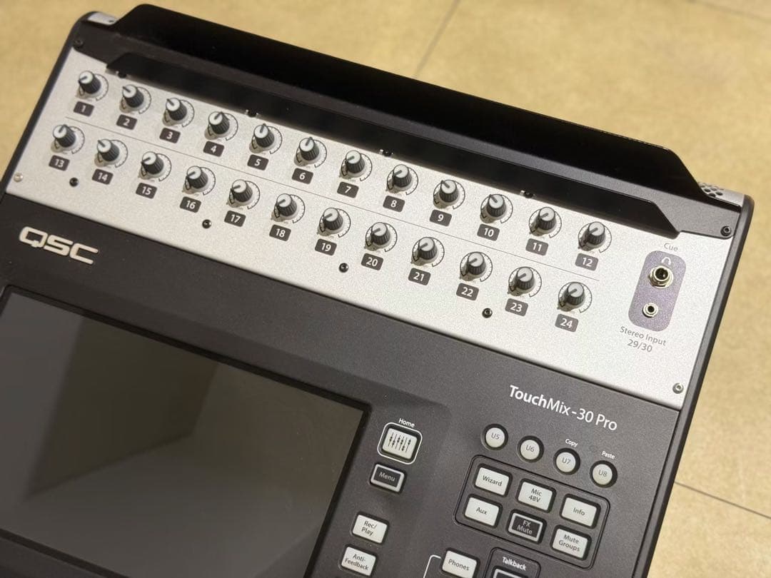 Digital Mixers Qsc Touchmix-30 Pro