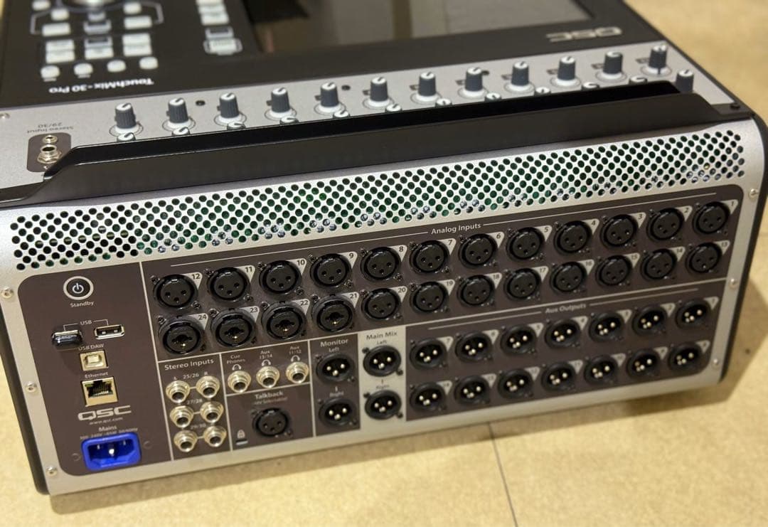 Digital Mixers Qsc Touchmix-30 Pro