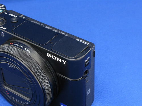 Compact Digital Camera Cyber-Shot Dsc-Rx100M7