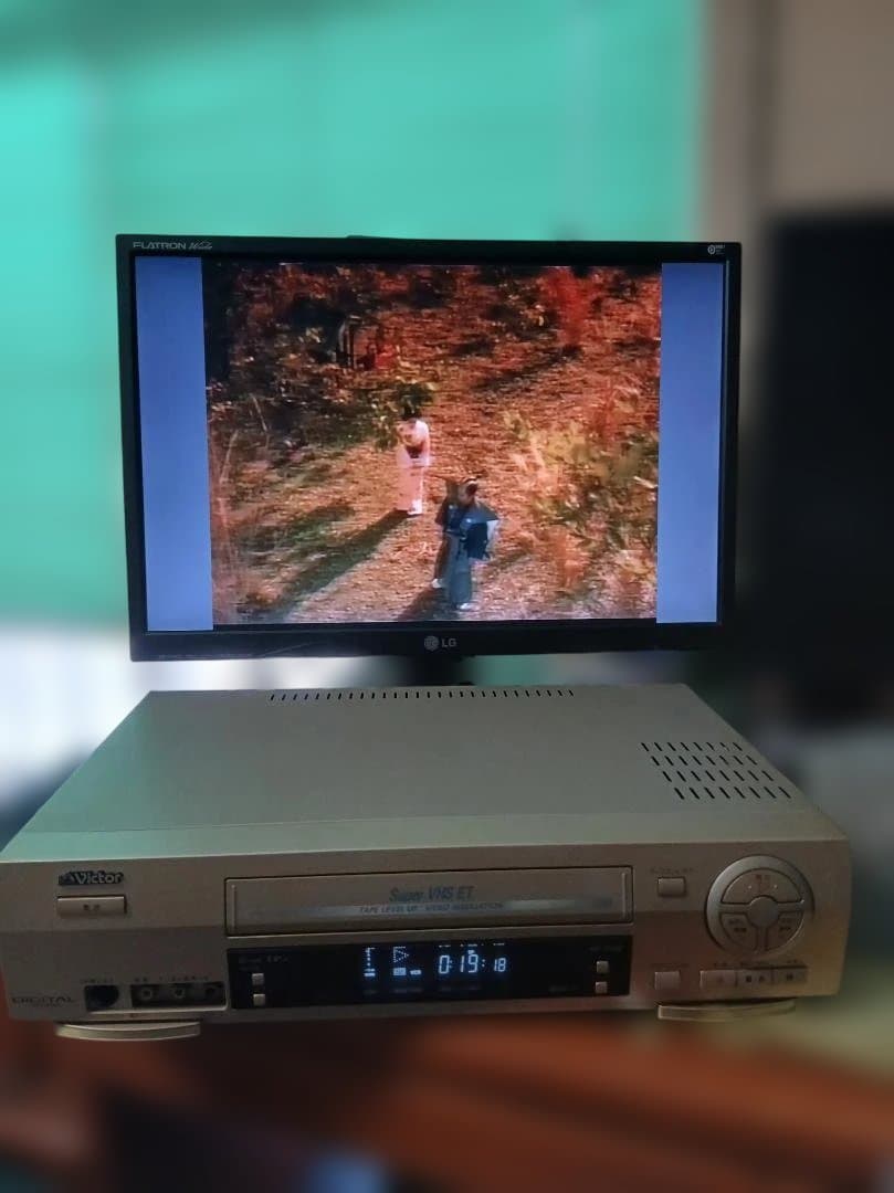 Victor Cd, Md Cassette Decks S-Vhs Hr-V300 Vhs-C