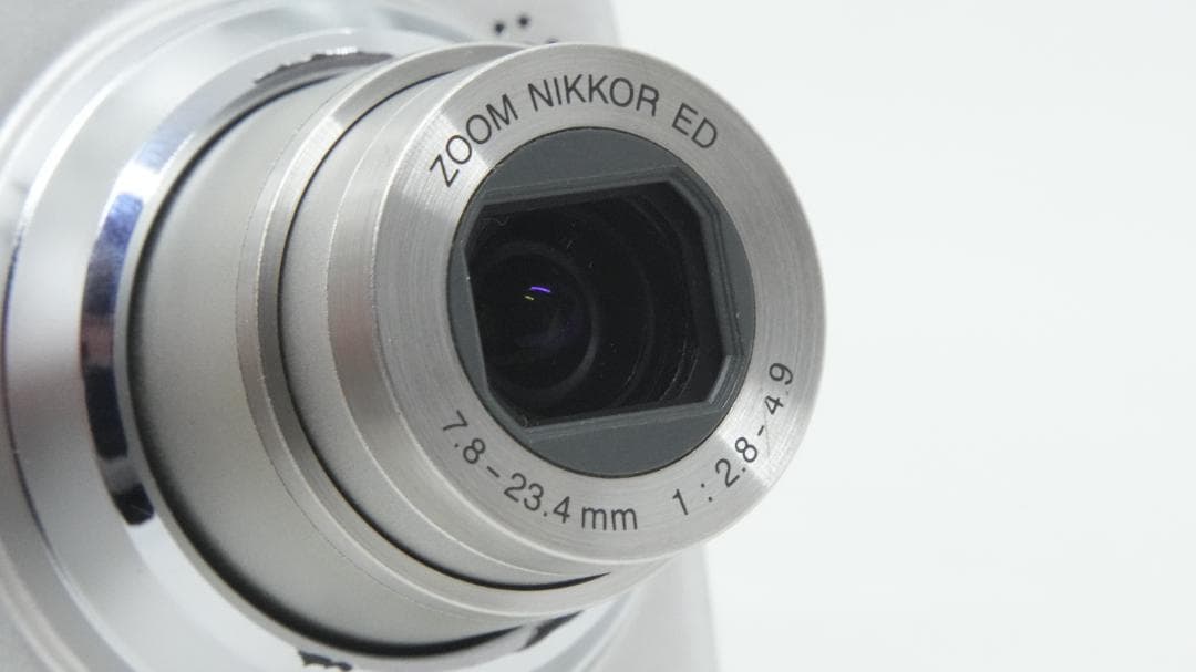 Compact Digital Camera D2022 Nikon Coolpix E5900
