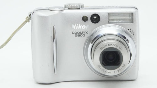 Compact Digital Camera D2022 Nikon Coolpix E5900