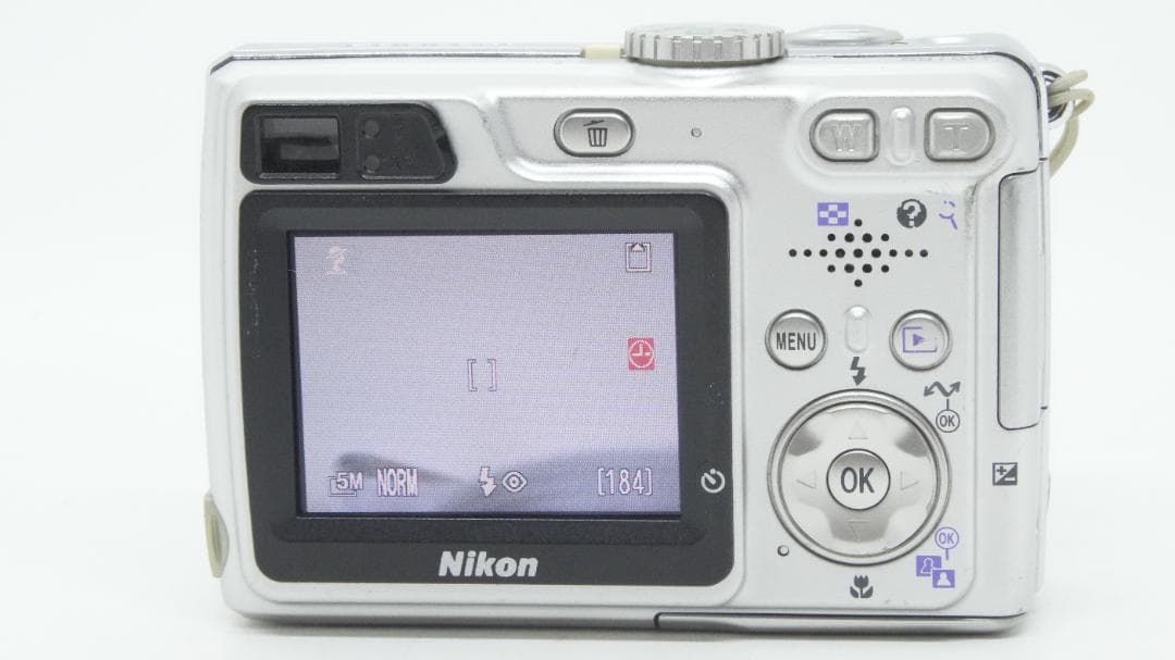 Compact Digital Camera D2022 Nikon Coolpix E5900