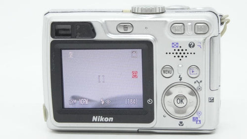 Compact Digital Camera D2022 Nikon Coolpix E5900