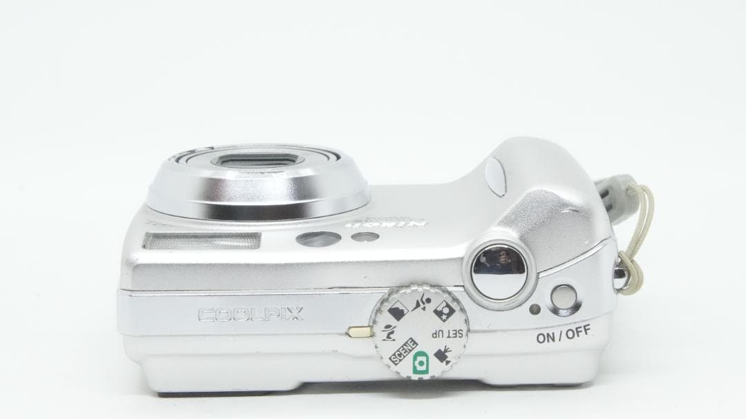 Compact Digital Camera D2022 Nikon Coolpix E5900