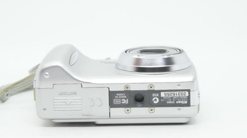 Compact Digital Camera D2022 Nikon Coolpix E5900