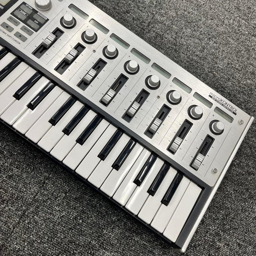 Korg Keyboard Electronic Piano 11985 Midi Mc-1 Microkontrol