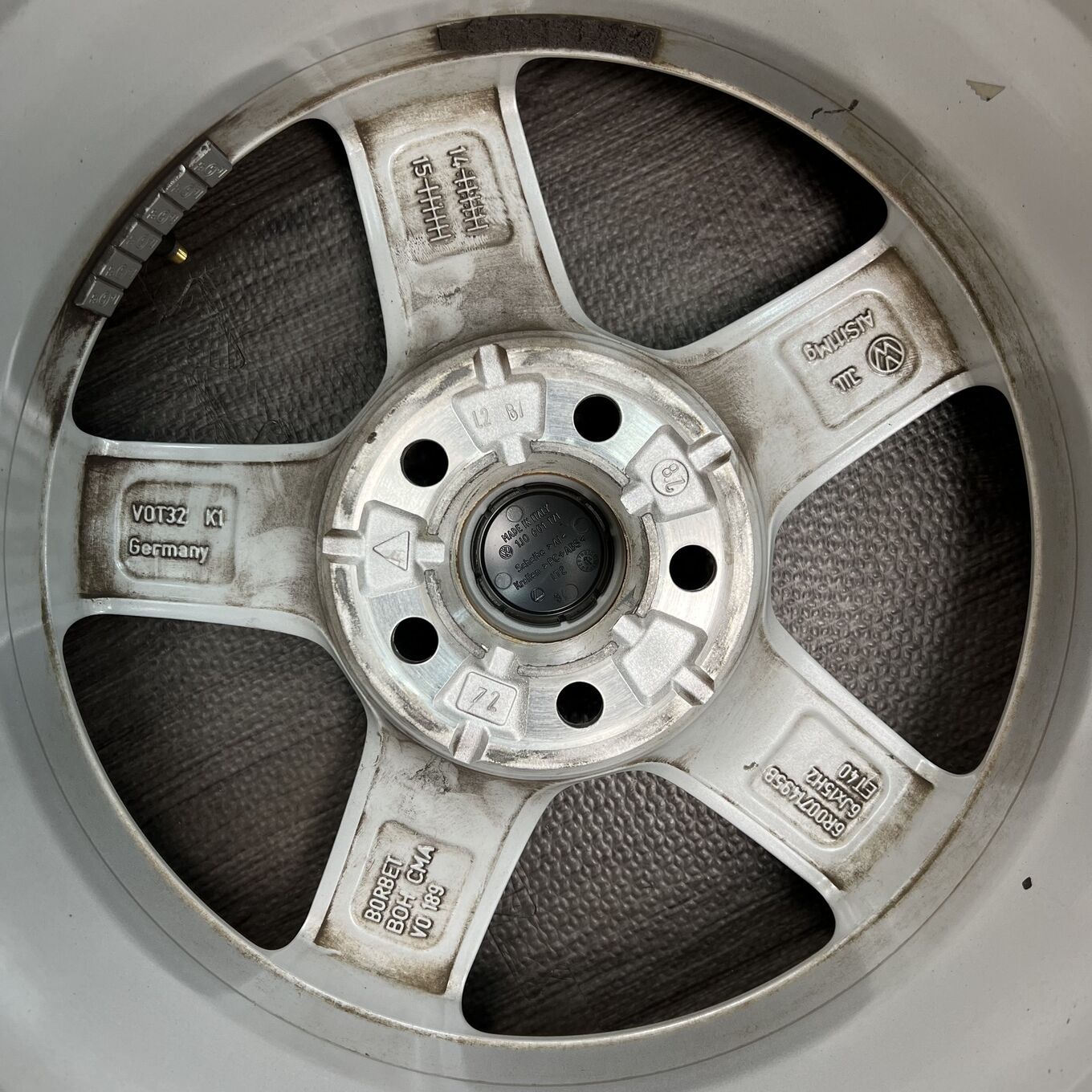Volkswagen 15 Inches Vw Polo 6R/Aw 5X100 #54D40426