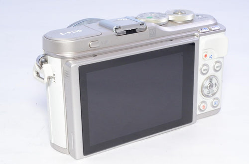 Olympus Mirrorless Interchangeable Lips Pen E-Pl10 14-42Mm Ez