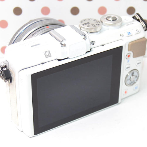 Olympus Mirrorless Interchangeable Lips Wi-Fi Pl7