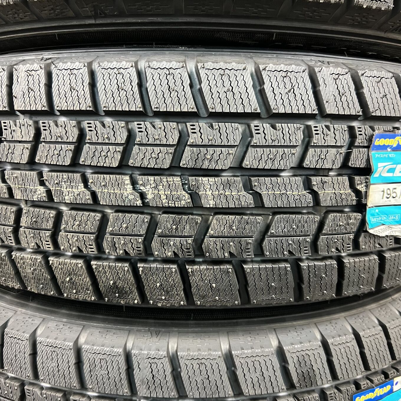 Bridgestone 17 Inches Goodyear 195/60R17 #439S40925