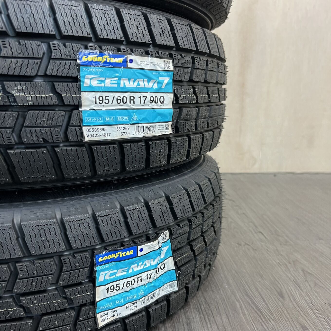 Bridgestone 17 Inches Goodyear 195/60R17 #439S40925