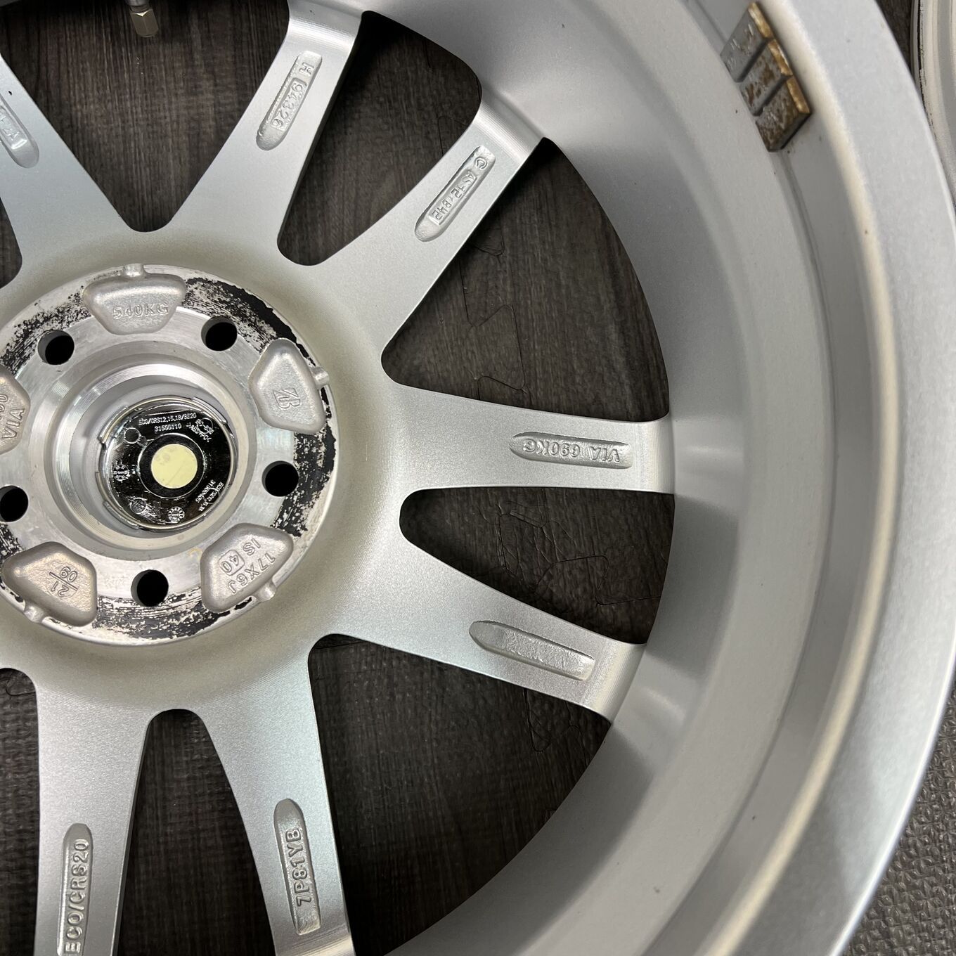 Bridgestone 17 Inches Goodyear 195/60R17 #439S40925