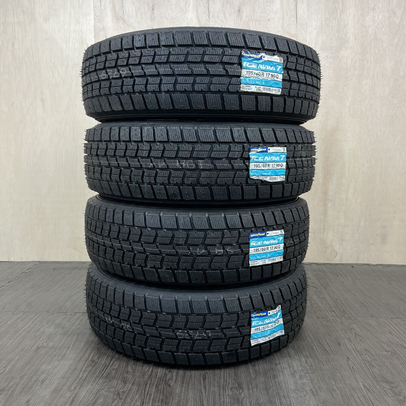Bridgestone 17 Inches Goodyear 195/60R17 #439S40925