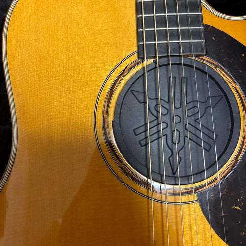 Yamaha Acoustic Guitars A5R Are Vn