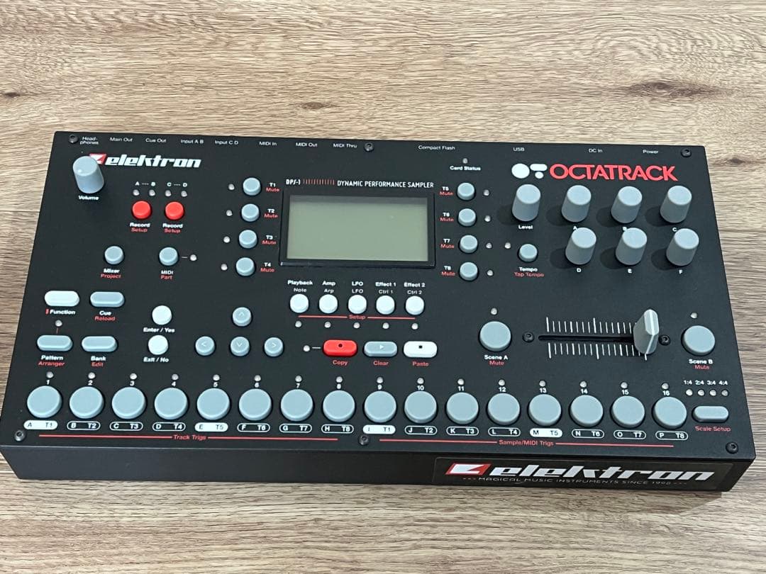 Sampler Elektron Octatrack Dps-1