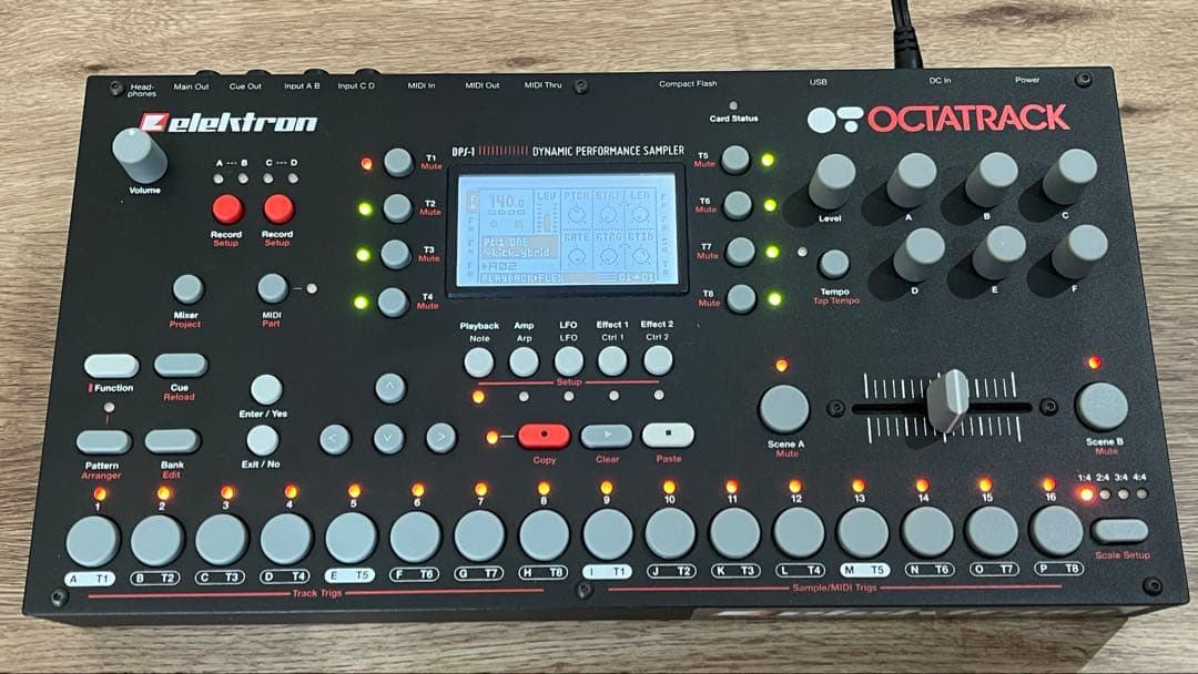 Sampler Elektron Octatrack Dps-1