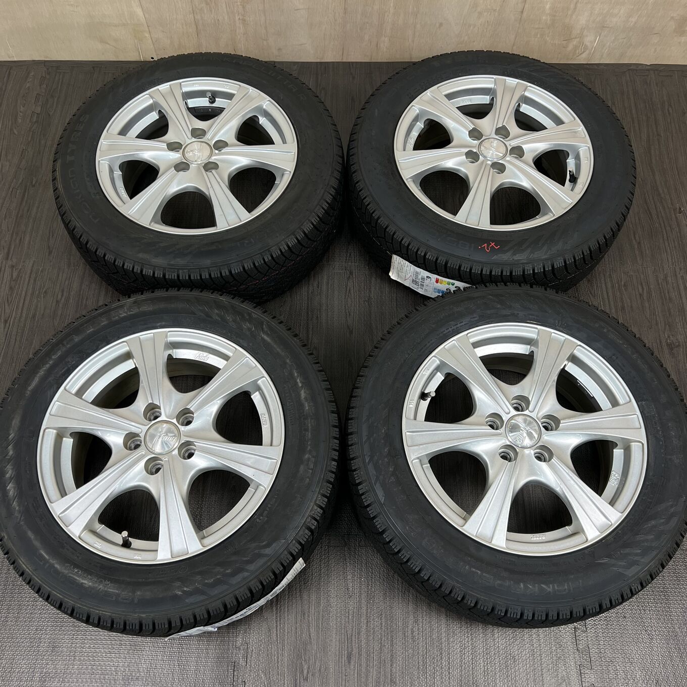 Weds 15 Inches Nokian 185/65R15 #72S40426