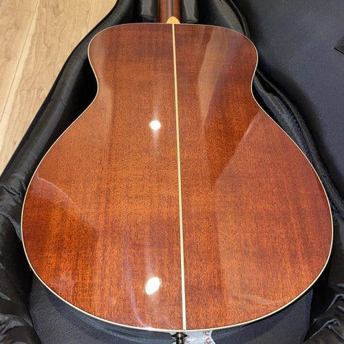Acoustic Guitars Yamaha Ls16M Are
