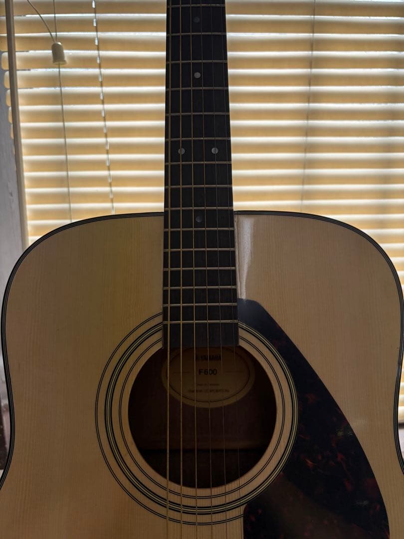 Yamaha Acoustic Guitars F600