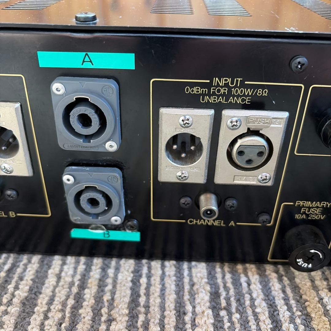 Yamaha Power Amplifiers P2100