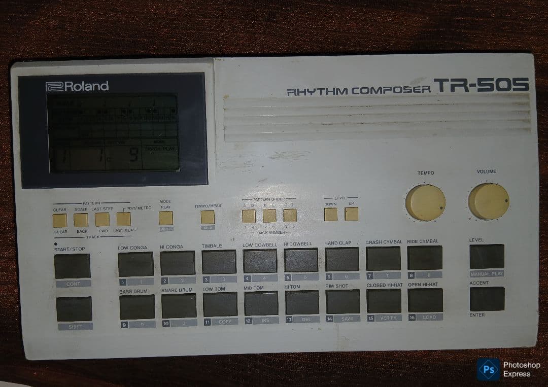 Roland Rhythm Machine Tr-505