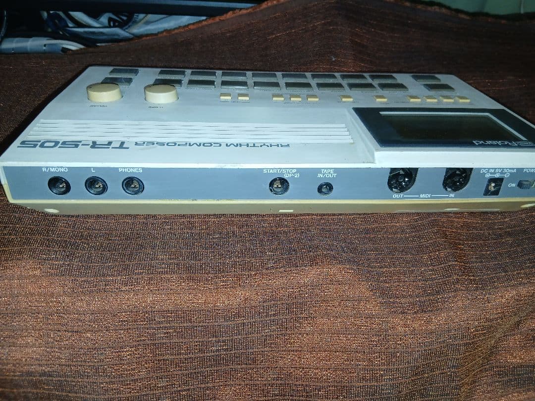 Roland Rhythm Machine Tr-505
