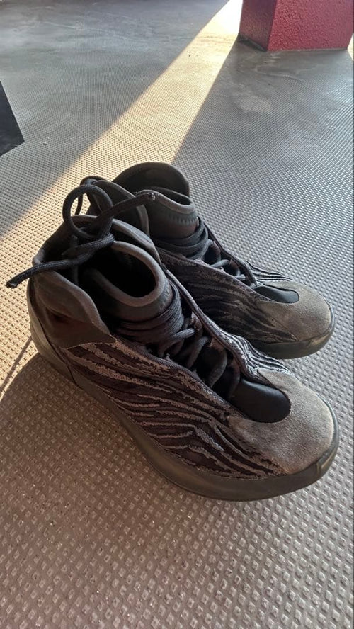 Adidas Sneakers Yeezy Qntm Onyx