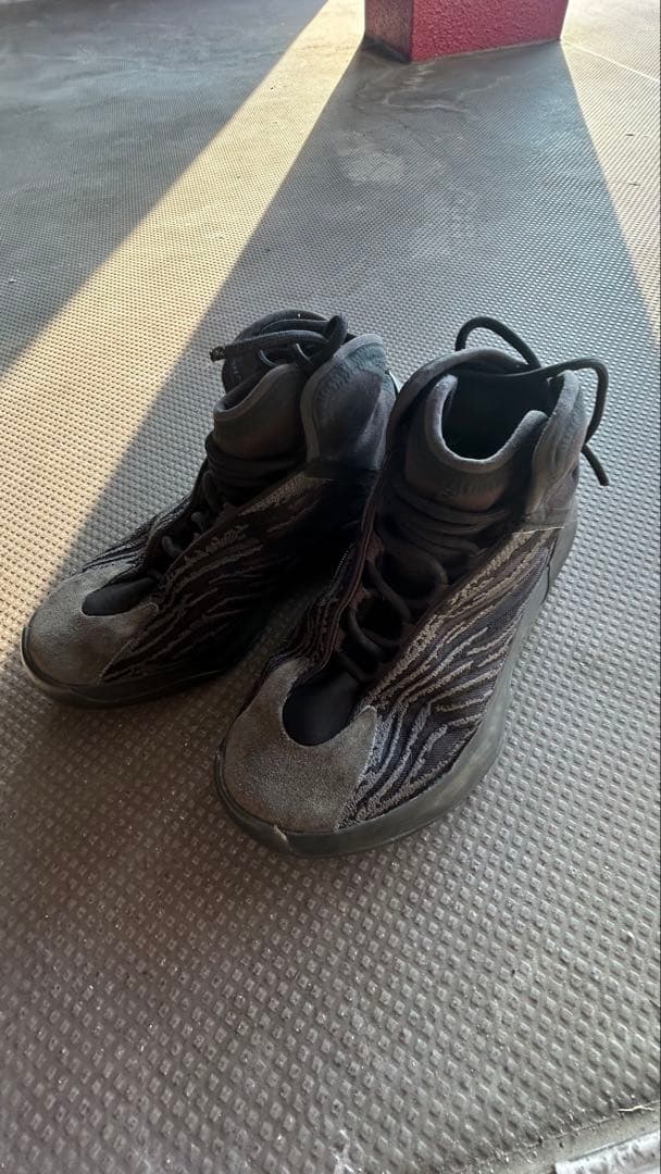 Adidas Sneakers Yeezy Qntm Onyx