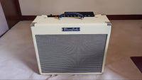 Roland Guitar Amplifiers Blues Cube Stage