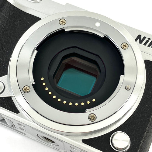 Nikon Mirrorless Interchangeable Lips 1 J5