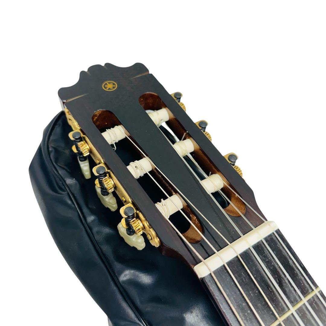 Classical Guitars Yamaha C-200